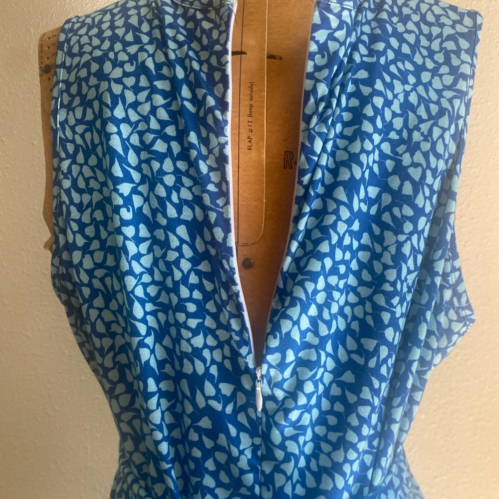 ⚠️ CLEARANCE Blue Sleeveless V-Neck Midi Sundress - Picture 4 of 8